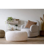 Lade das Bild in den Galerie-Viewer, Vielseitiger Versailles Beistellhocker Bouclé Weiß – Eleganter Sitz, Praktischer Stauraum