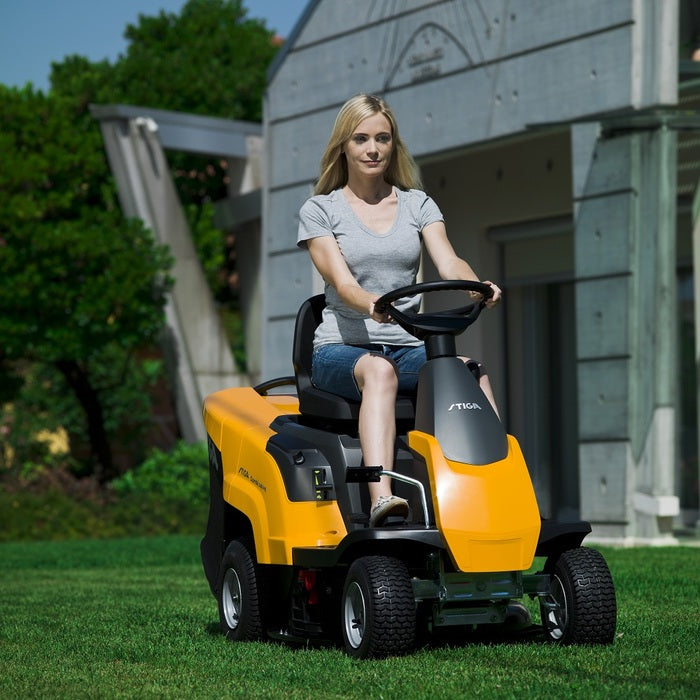 STIGA Combi 166 Essential: Kompakter Aufsitzmäher für mühelose Rasenpflege