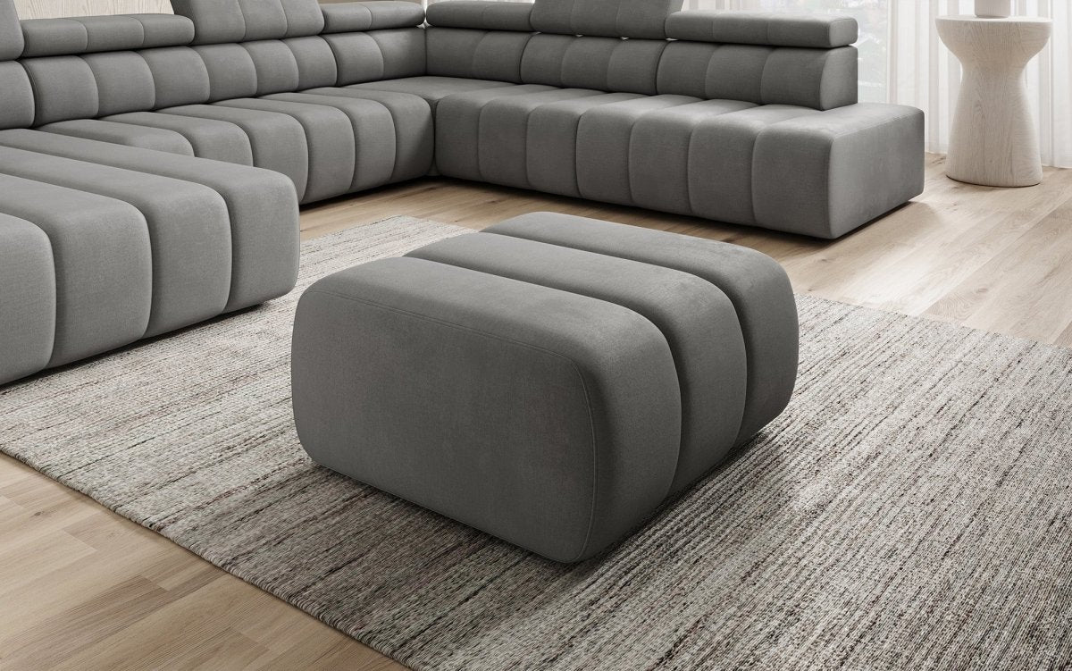 Designer Samt Beistellhocker Aurora: Eleganter Polsterhocker für Luxuriöse Wohnräume