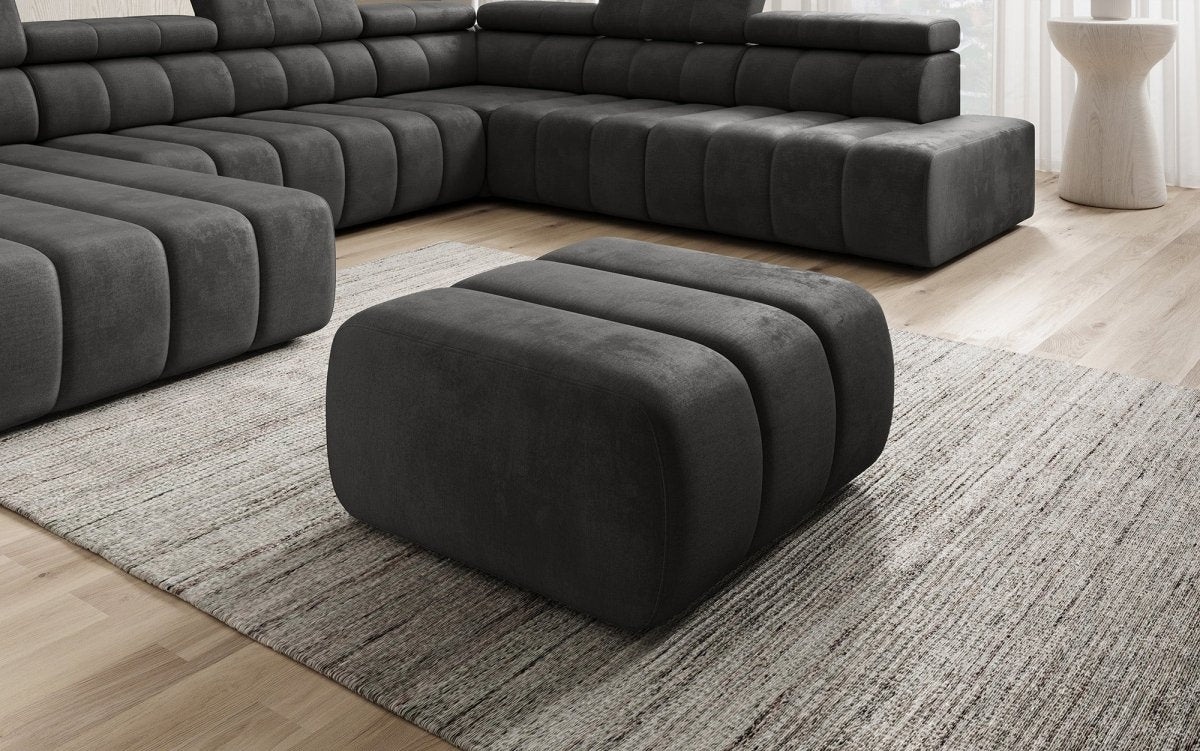 Designer Samt Beistellhocker Aurora: Eleganter Polsterhocker für Luxuriöse Wohnräume