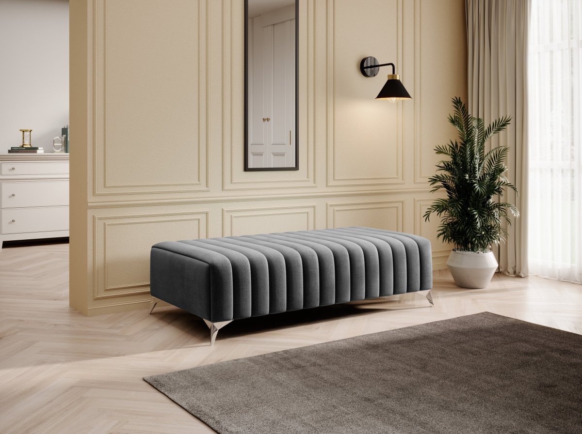 Eleganter Designer Beistellhocker Cadeo: Vielseitiger Akzent für Ihr stilvolles Zuhause