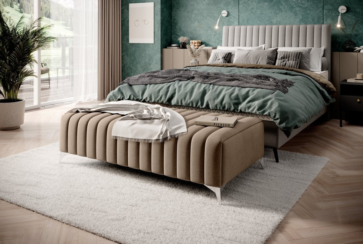 Eleganter Designer Beistellhocker Cadeo: Vielseitiger Akzent für Ihr stilvolles Zuhause