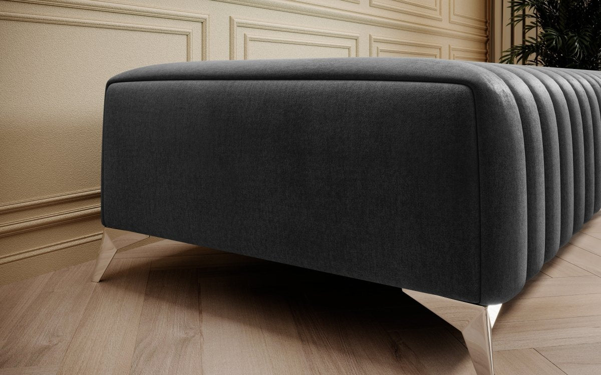 Eleganter Designer Beistellhocker Cadeo: Vielseitiger Akzent für Ihr stilvolles Zuhause