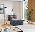 Lade das Bild in den Galerie-Viewer, Eleganter Designer Beistellhocker Napoli aus Samtstoff – Luxus für Ihr Zuhause