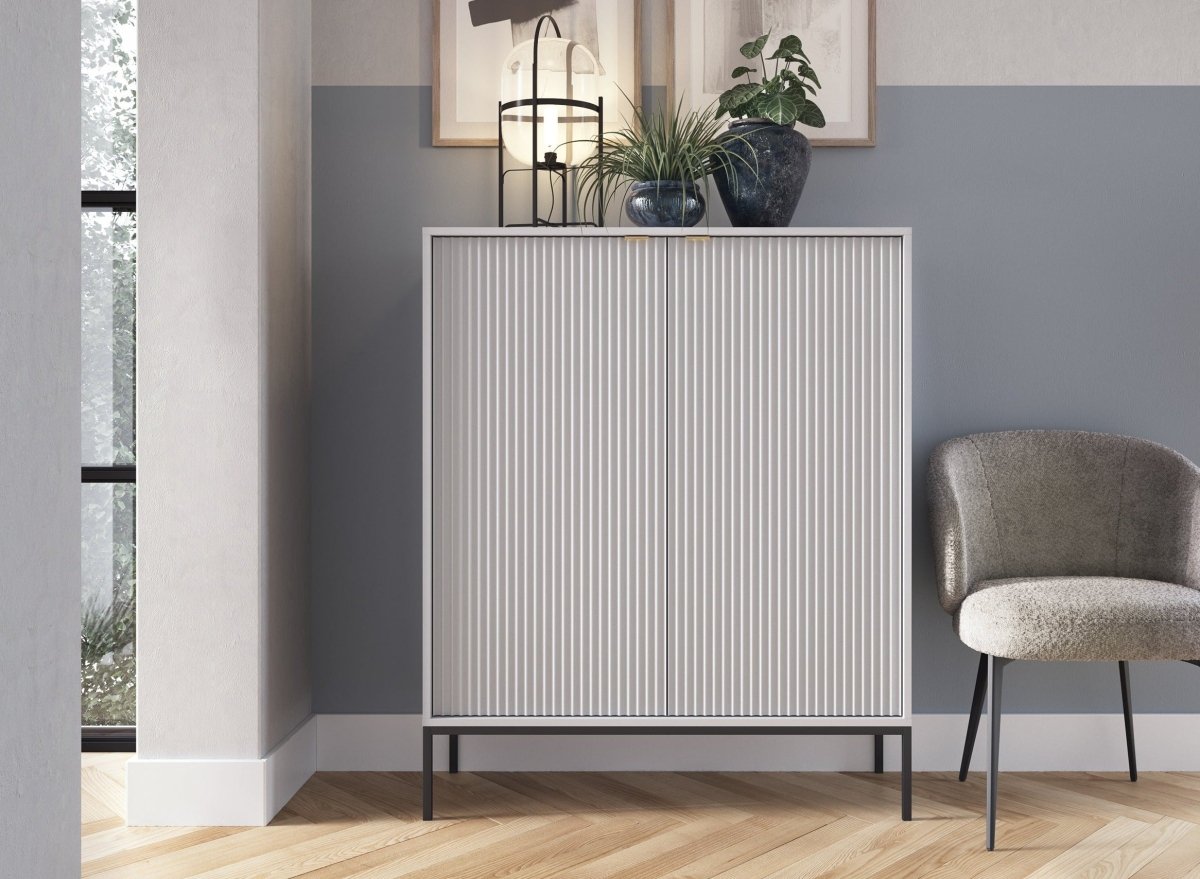 Designer Kommode Verilo II: Elegantes Schlafzimmer Sideboard mit Gold/Schwarz Akzenten