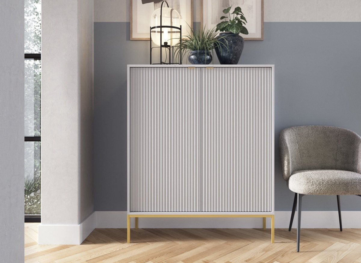 Designer Kommode Verilo II: Elegantes Schlafzimmer Sideboard mit Gold/Schwarz Akzenten