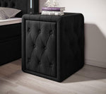 Lade das Bild in den Galerie-Viewer, Designer Nachttisch Josy Samt – Luxuriöser Beistelltisch für Ihr Schlafzimmer