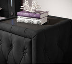 Lade das Bild in den Galerie-Viewer, Designer Nachttisch Josy Samt – Luxuriöser Beistelltisch für Ihr Schlafzimmer