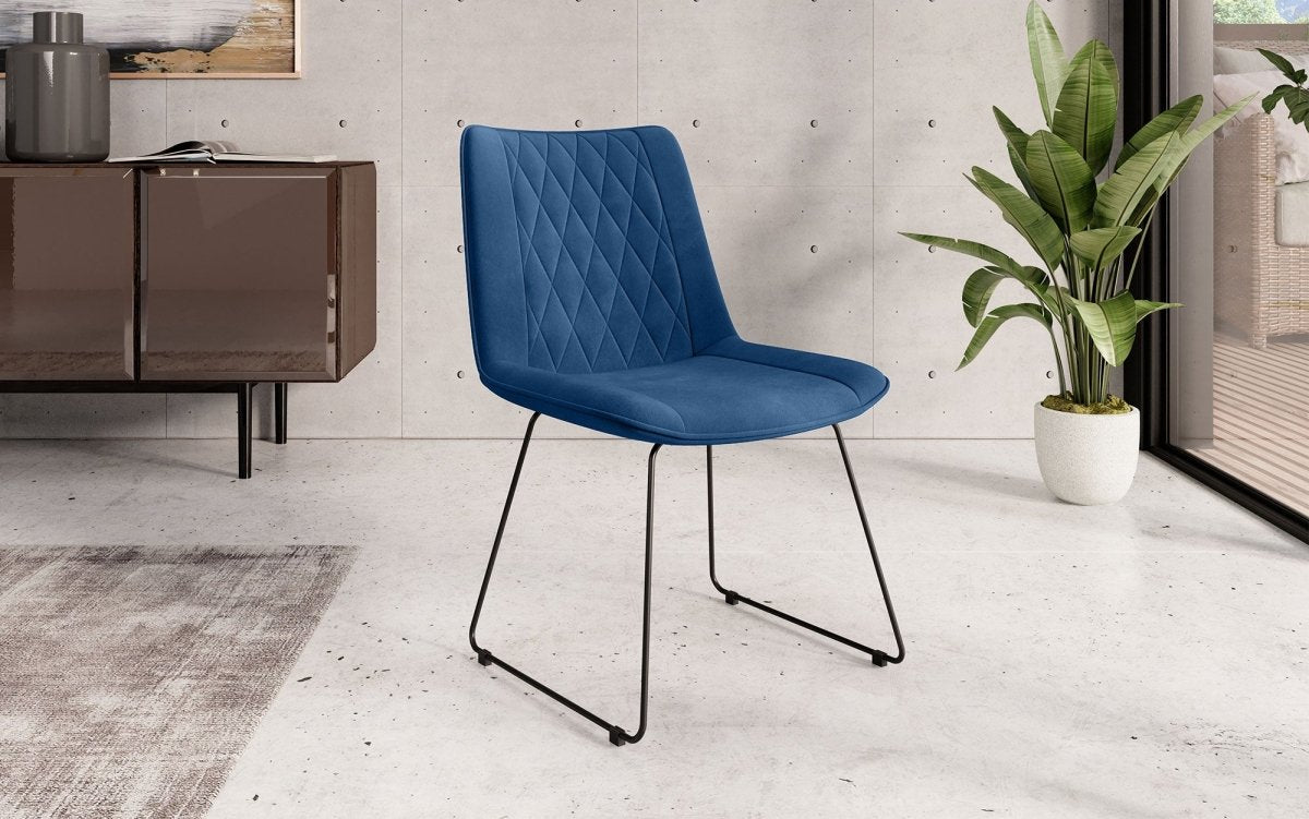 Eleganter Samt Designer Esszimmerstuhl Diaro mit Metallbeinen – Modern & Komfortabel