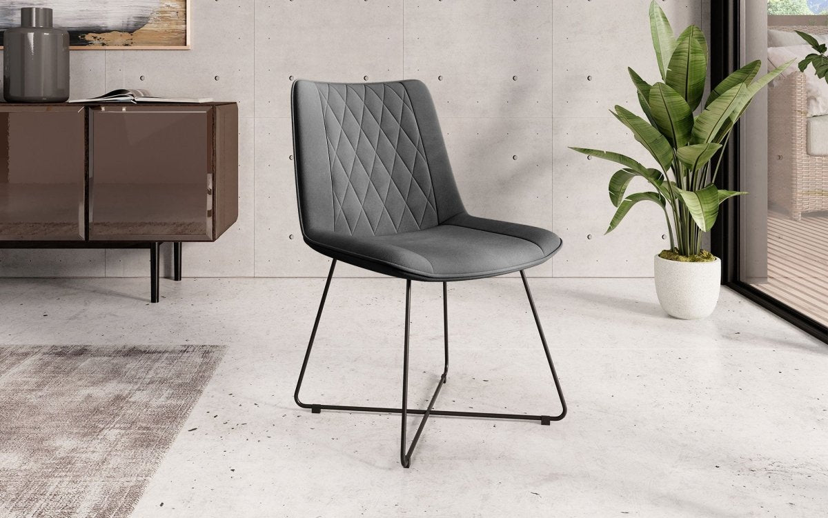 Eleganter Samt Designer Esszimmerstuhl Diaro mit Metallbeinen – Modern & Komfortabel