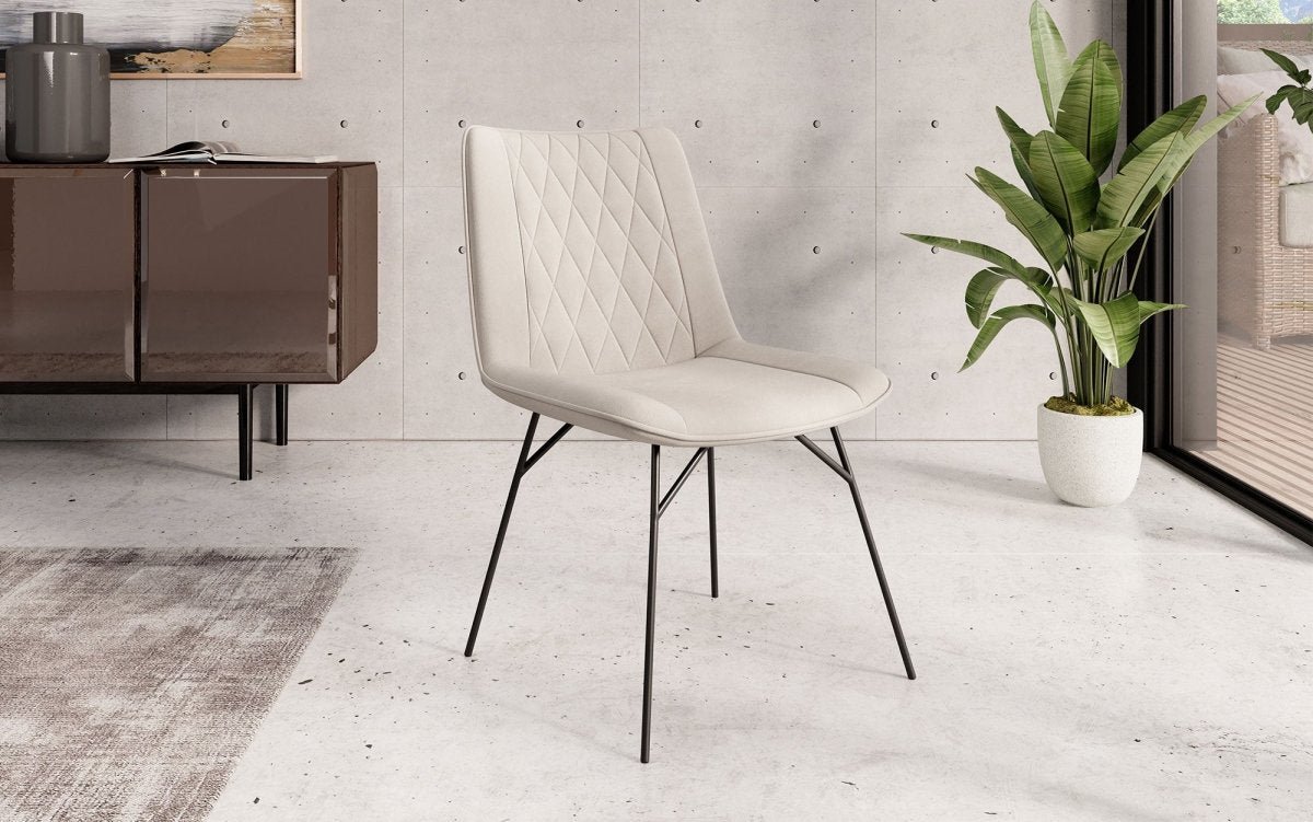 Eleganter Samt Designer Esszimmerstuhl Diaro mit Metallbeinen – Modern & Komfortabel