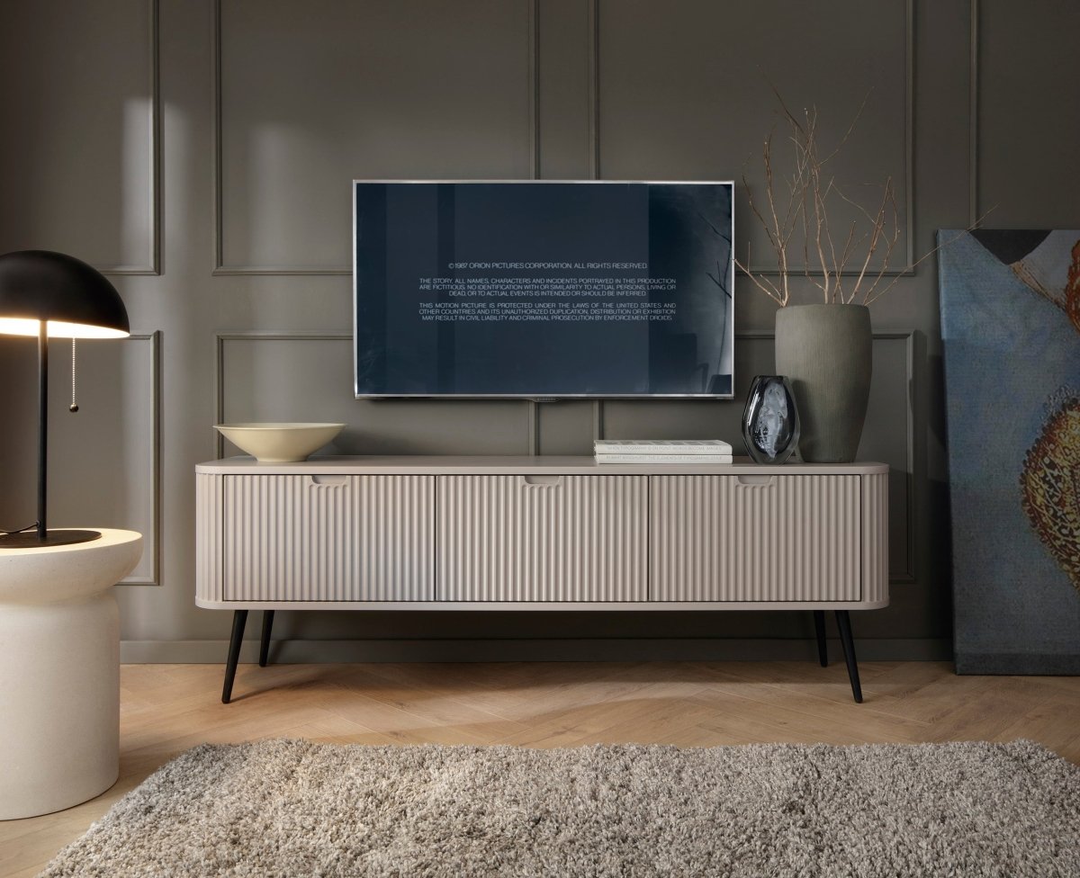 Elegantes Designer TV Lowboard Zelo: Modernes Medienmöbel für Ihr Wohnzimmer