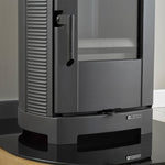 Lade das Bild in den Galerie-Viewer, Kompakter La Nordica Brigitta GB Gusseisen-Holzofen – 4,7 kW, effizient & stilvoll