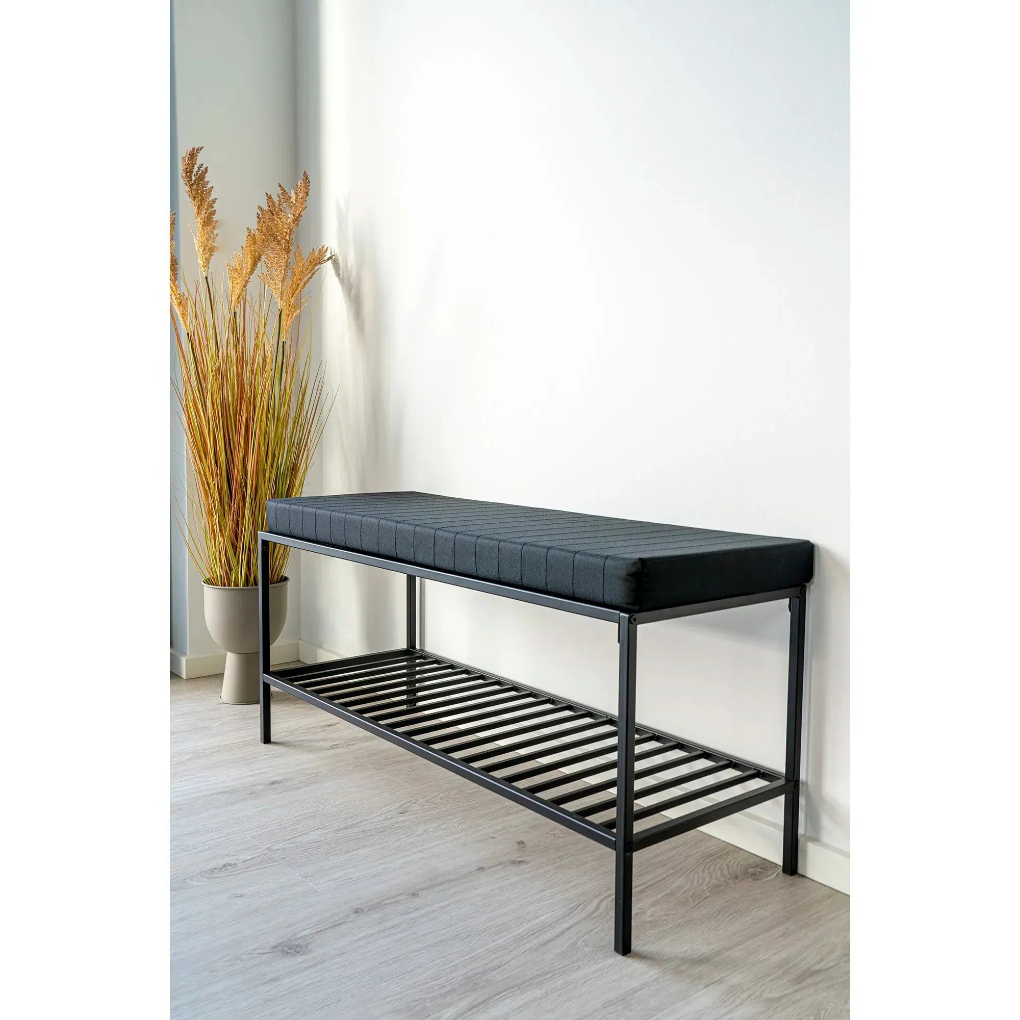 Quarto Design Sitzbank: Komfortable Polsterbank mit robustem Metallgestell für elegantes Wohnen
