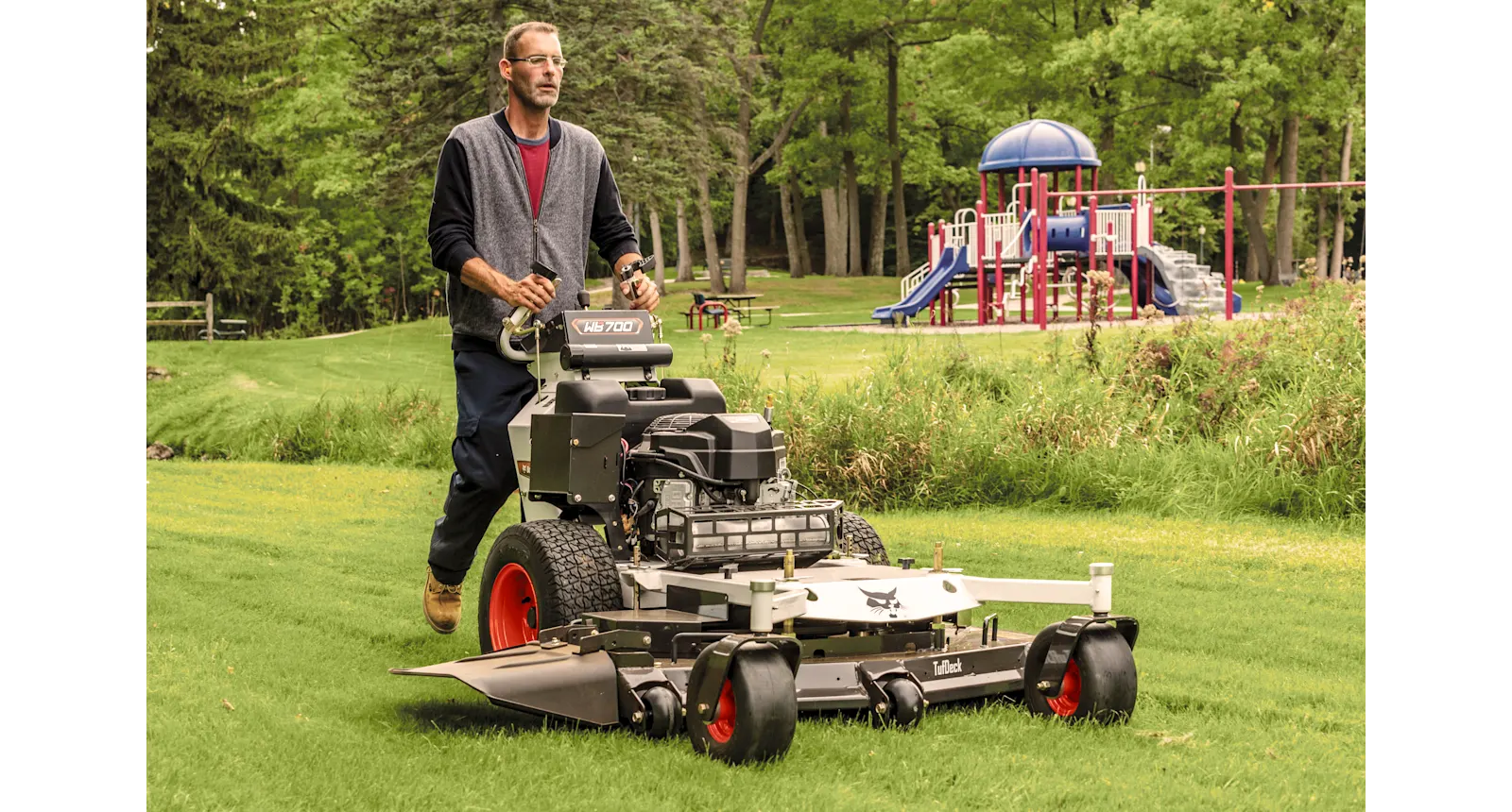 Bobcat WB700 Professioneller Handgeführter Nullwendekreis-Rasenmäher mit starkem Kawasaki Motor