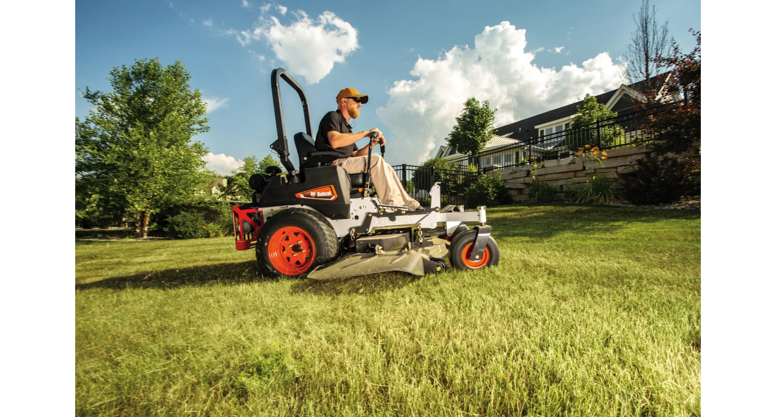 Bobcat ZT3500 Nullwendekreis-Aufsitzrasenmäher: Effizient, Komfortabel, Robust für Große Flächen