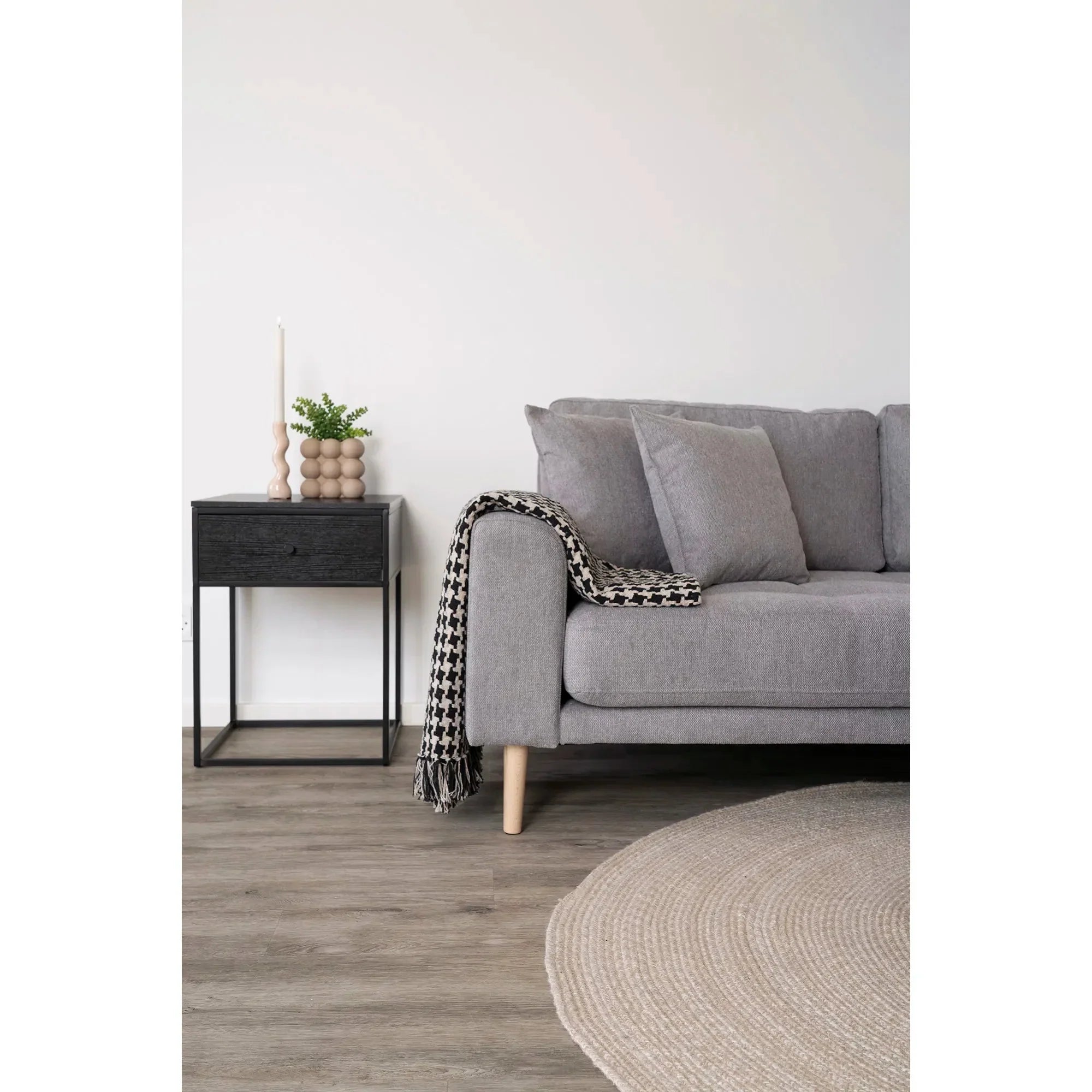 Eleganter Designer Nachttisch Lana: Modernes Schlafzimmer Nachtschränkchen mit Stilvollem Stauraum