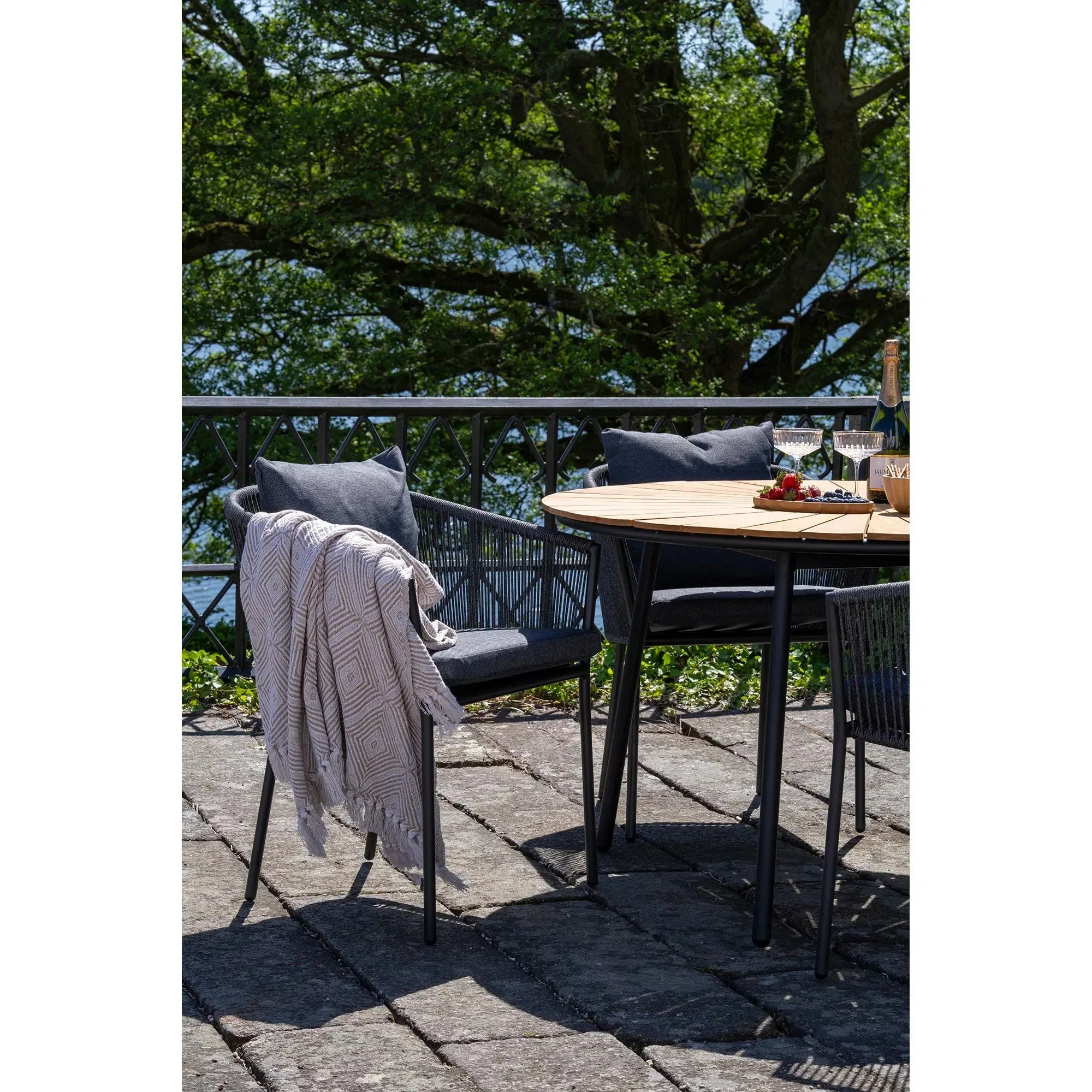 Tavira Gartenstuhl Set: 4x Robuste Schwarz/Grau Outdoor-Stühle für Terrasse