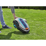 Lade das Bild in den Galerie-Viewer, GARDENA Smart SILENO City 600 Mähroboter: Leise, Automatisch, Bluetooth-App, für Gärten bis 600 m²
