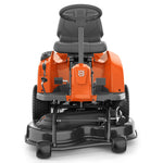 Lade das Bild in den Galerie-Viewer, Husqvarna R 112iC Akku-Aufsitzrasenmäher: Leise, effizient, Combi 85 Mähdeck inklusive
