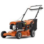 Lade das Bild in den Galerie-Viewer, Husqvarna LC 247S Benzin Rasenmäher, Radantrieb, 139cc Motor, 47cm Schnittbreite, Staubschutz Fangkorb
