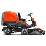 Lade das Bild in den Galerie-Viewer, HUSQVARNA RC 320Ts AWD Frontmäher: Kraftvoll, Allrad, 112cm Mähdeck für perfekte Rasenpflege
