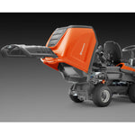 Lade das Bild in den Galerie-Viewer, HUSQVARNA RC 320Ts AWD Frontmäher: Kraftvoll, Allrad, 112cm Mähdeck für perfekte Rasenpflege
