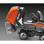 Lade das Bild in den Galerie-Viewer, Husqvarna RC 318T Frontmäher: Wendiger Aufsitzmäher mit Knicklenkung, ACTech, Sammel-/Auswurf-Funktion
