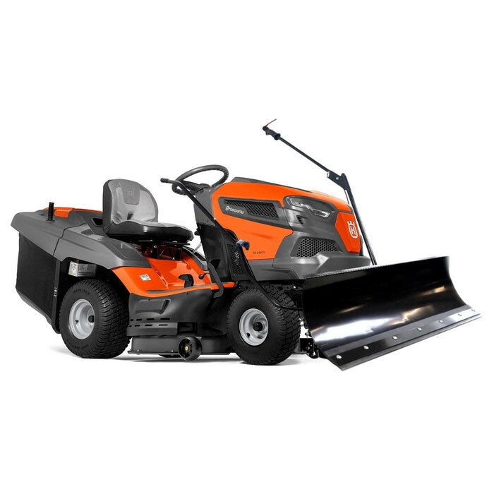 Husqvarna TC 242T Rasentraktor Winterpaket 120 Plus – Leistungsstarker 2-Zylinder Hydrostat Mäher