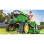 Lade das Bild in den Galerie-Viewer, JOHN DEERE X590 Rasentraktor: Leistungsstarker 22,4 PS Aufsitzmäher mit Servolenkung
