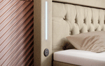 Lade das Bild in den Galerie-Viewer, Paradis Boxspringbett mit LED-Beleuchtung, USB-Anschlüssen, Chromfüßen und luxuriösem Samt
