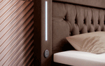 Lade das Bild in den Galerie-Viewer, Paradis Boxspringbett mit LED-Beleuchtung, USB-Anschlüssen, Chromfüßen und luxuriösem Samt
