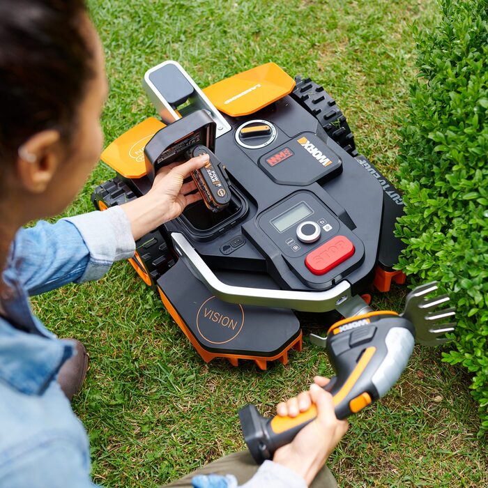 WORX Landroid Vision L1300 Mähroboter: Kabellos, KI, 1300m², 22cm Schnittbreite