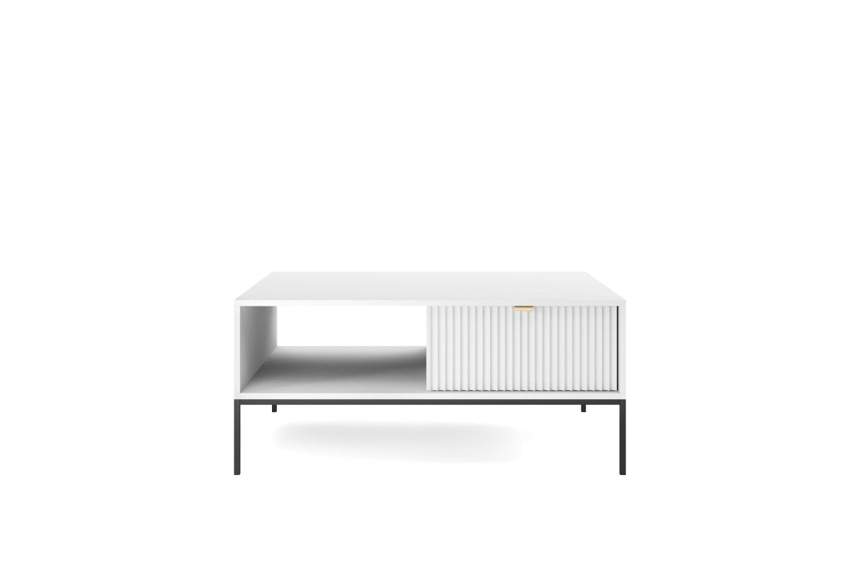 Luxuriöser Designer Couchtisch Verilo: Glasplatte und Robustes Metallgestell