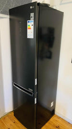 Lade das Bild in den Galerie-Viewer, LG GBB92MCACP Kühl-Gefrierkombination: 384L, Smart Inverter, Matt Schwarz, Effizienz C
