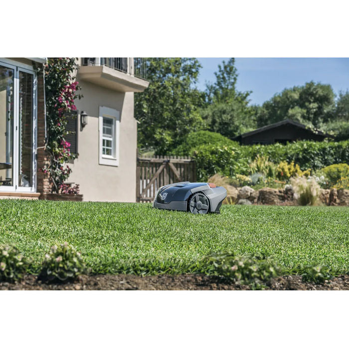 Husqvarna Automower 105 Roboter-Rasenmäher für 600m² Gärten, leise, effizient, Modell 2023