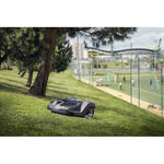 Lade das Bild in den Galerie-Viewer, HUSQVARNA 450X Automower®: Smarter GPS-Mähroboter für große Rasenflächen, 5000m²
