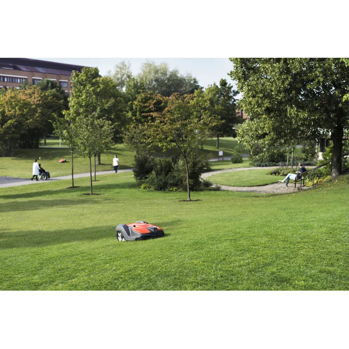 Husqvarna Automower 550 Profi Mähroboter: GPS, Smart Home, 5000m² Rasenpflege