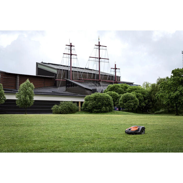 Husqvarna Automower 550 EPOS: Kabelloser Profi-Mähroboter für 5000m² Gärten