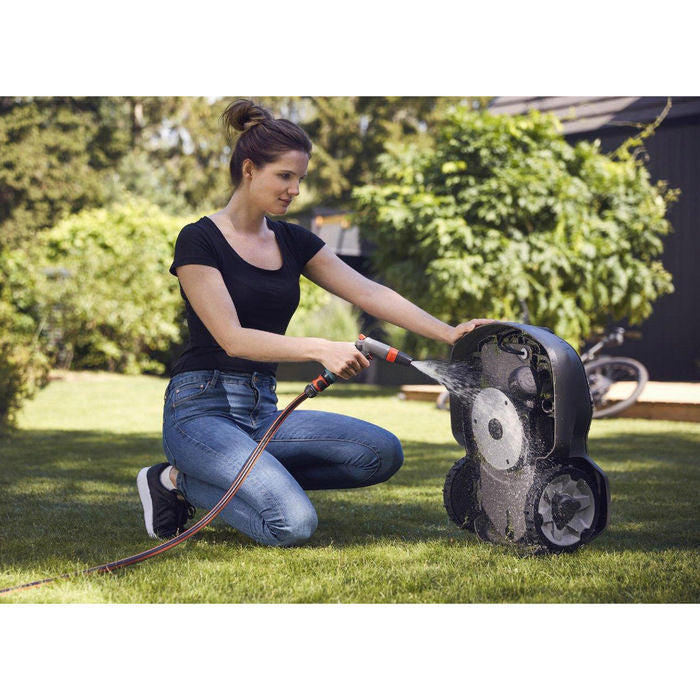 Husqvarna Automower 310 Mark II: Smarter Mähroboter für 1000m² Rasenflächen