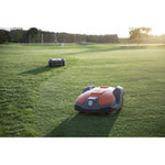 Lade das Bild in den Galerie-Viewer, Husqvarna Automower 520 Professioneller Mähroboter für 2400m² mit GPS &amp; Smart-Steuerung
