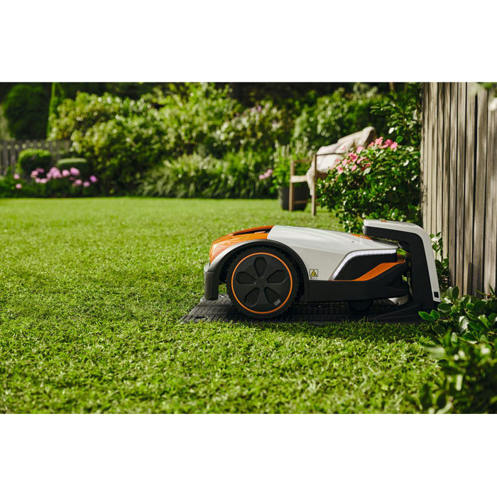 STIHL iMow 6 Mähroboter: Autonome Rasenpflege für 3000m², 40% Steigung, WLAN-App