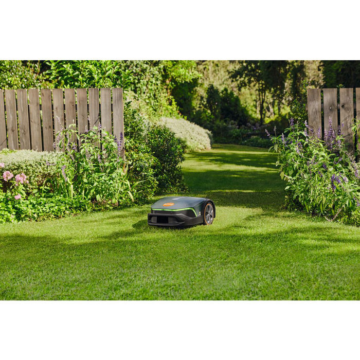 STIHL iMOW 6 EVO Mähroboter: Intelligente Rasenpflege für große Gärten bis 3000m²