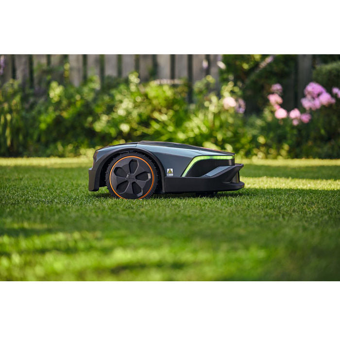 STIHL iMOW 6 EVO Mähroboter: Intelligente Rasenpflege für große Gärten bis 3000m²
