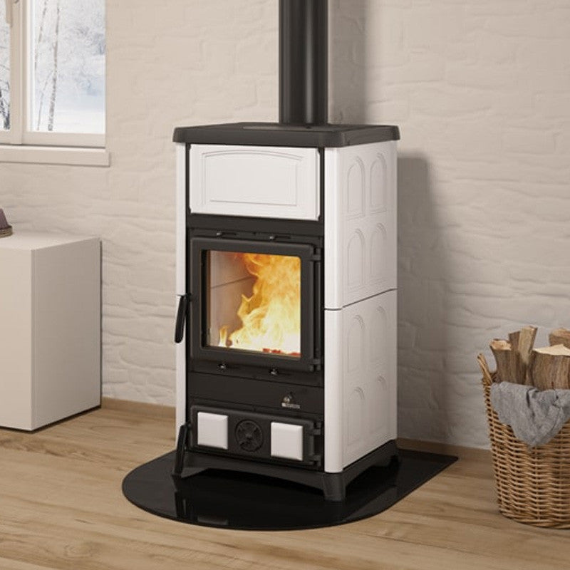 La Nordica Concita 2.0 Holzofen: Leistungsstarker 11,8 kW Kaminofen mit Majolika-Verkleidung