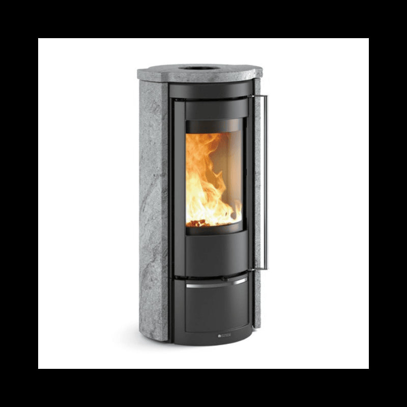 La Nordica Liù Pietra Holzofen: Naturstein, hohe Effizienz, kompaktes Design