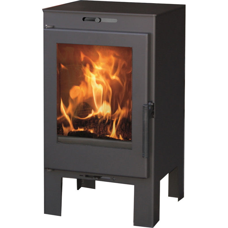 Panadero Lys Holzofen: Effizienter 6,3 kW Kaminofen mit großer Sichtscheibe