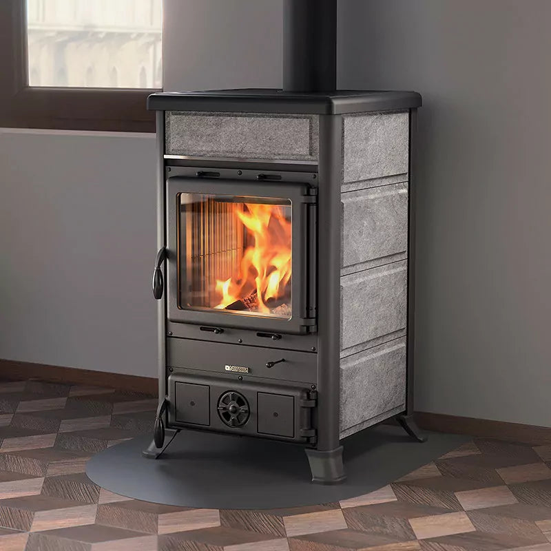 Rossella R1 5.0 Petra Holzofen: Leistungsstark, Effizient, Elegantes Gusseisen-Design