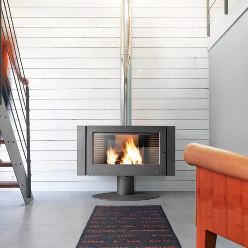 Invicta Antaya Kaminofen 12 kW: Eleganter Gusseisen Holzofen mit 3D-Flammenblick