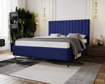 Lade das Bild in den Galerie-Viewer, Luxuriöses Designer Polsterbett Veleria aus Samt – Modernes Schlafzimmer Komfortbett ohne Stauraum
